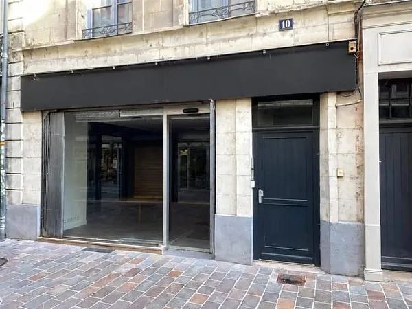 Local commercial 105 m²