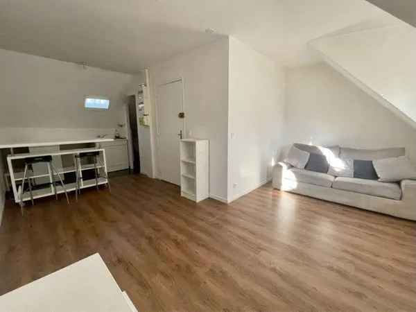 Appartement 1 pièce meublé + place de parking