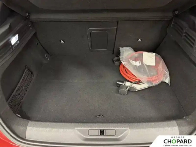 Peugeot 308 phev 180 e-eat8 — photo 8