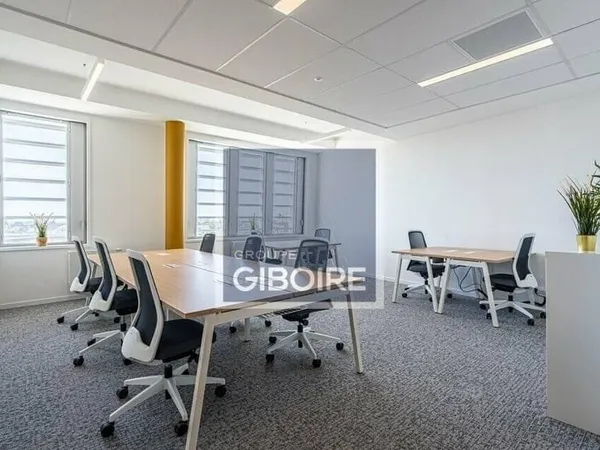 Bureaux 150 m²