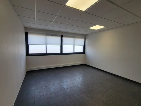 LOCAL COMMERCIAL OU PROFESSIONNEL