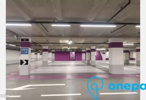 Parking/box 12 m² PARIS 18