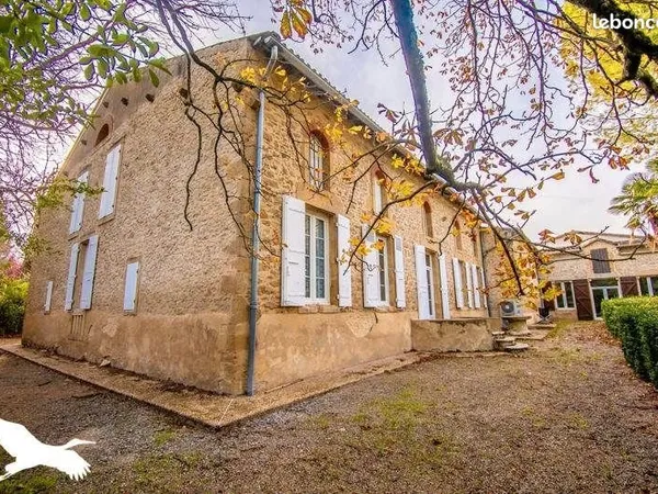 Maison 8 pièces 275 m²