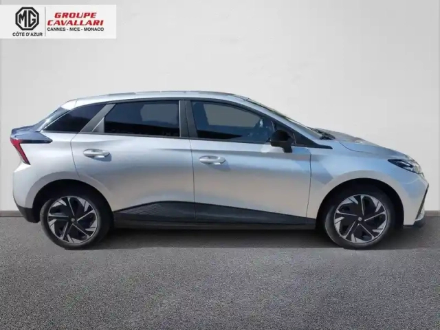 Mg Mg4 electric 51kwh - 125 kw 2wd — photo 31