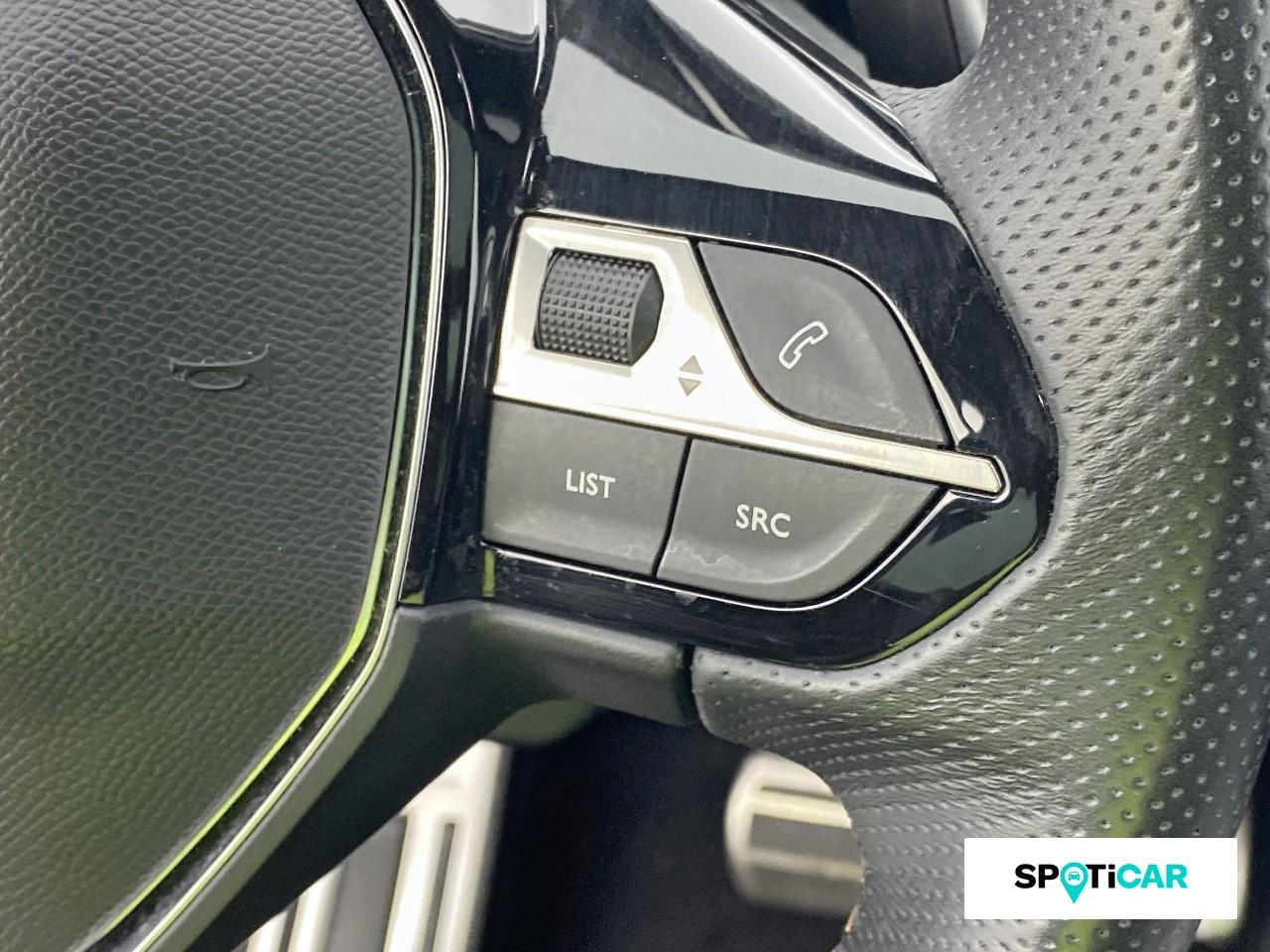 Peugeot 3008 plug-in hybrid4 300ch gt e-eat8 — photo 17