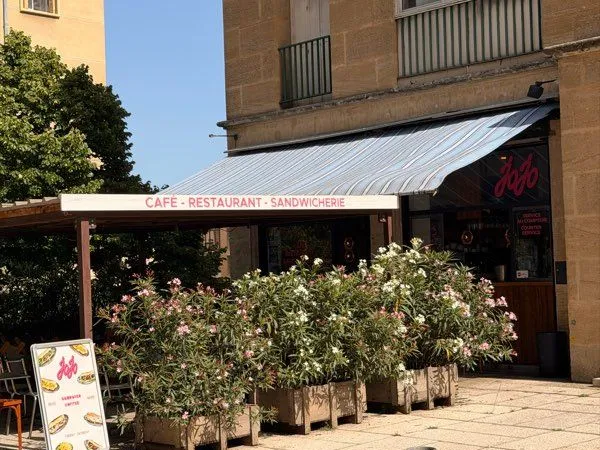 Local commercial restauration 13002