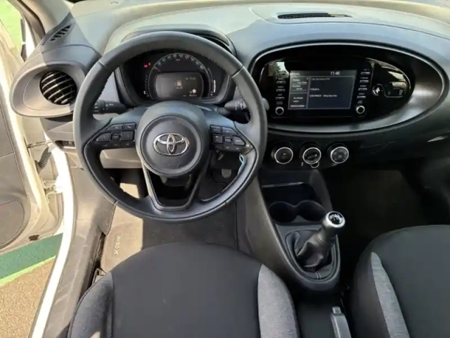 Toyota Aygo 1.0 vvt-i 72 dynamic — photo 10