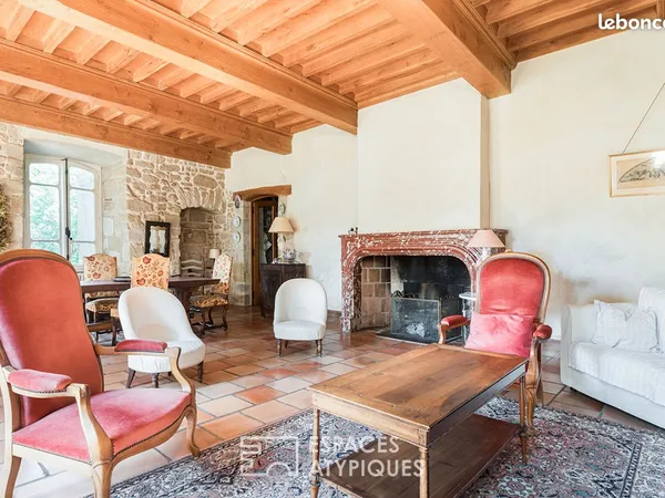 Maison 9 pièces 330 m²