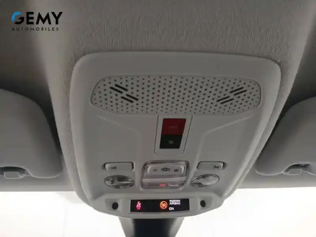 Peugeot 208 puretech 75 s&amp;s bvm5 — photo 17