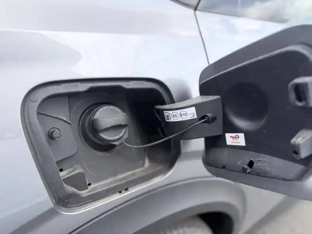 Peugeot 3008 plug-in hybrid 195 e-dcs7 — photo 88