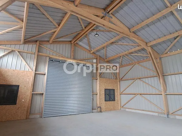 Local d'activité 292 m²