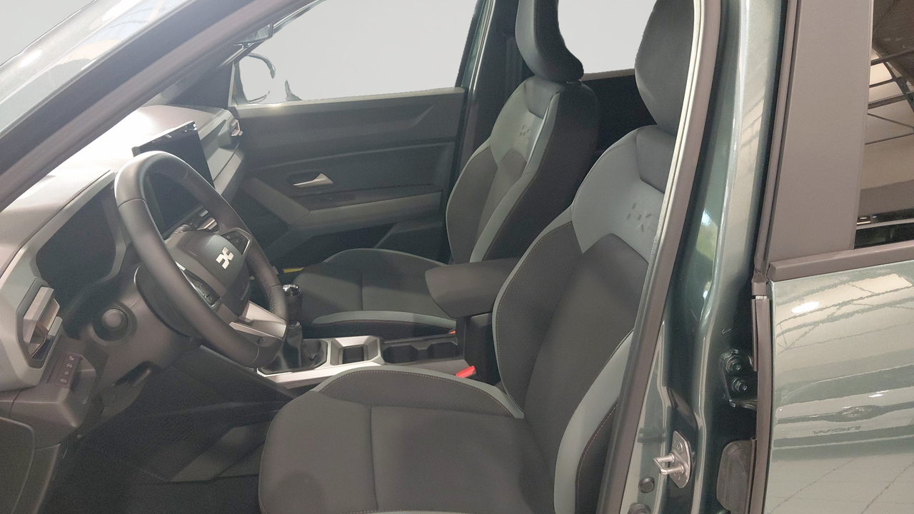 Dacia Bigster Mild Hybrid 140 — photo 11