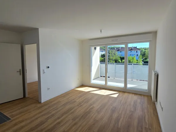Appartement Provins T2 avec LOGGIA + PARKING / JAMAIS HABITÉ ! Secteur Gare