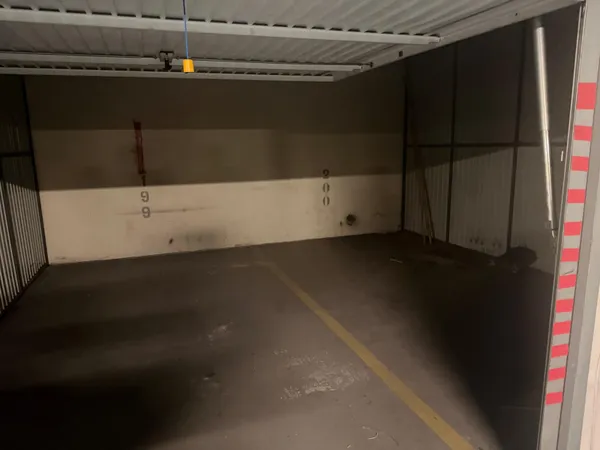 Loue parking - 13m²
