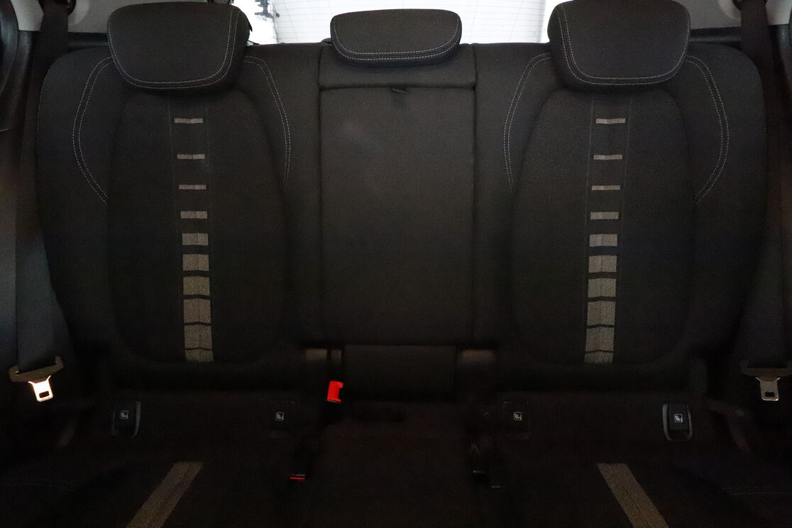 BMW X2 sDrive18dA Lounge — photo 14