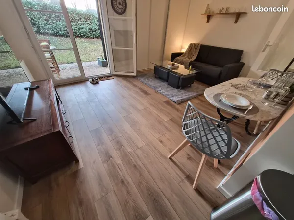 ​Studio de standing 26m² - Jardin Clos Privatif 50m2 & place de parking privée