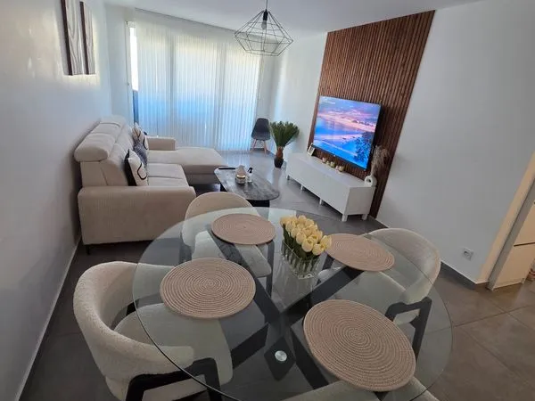 Villeurbanne - T4 91m² rénové - Parc arboré privé - Balcon - Ascenseur