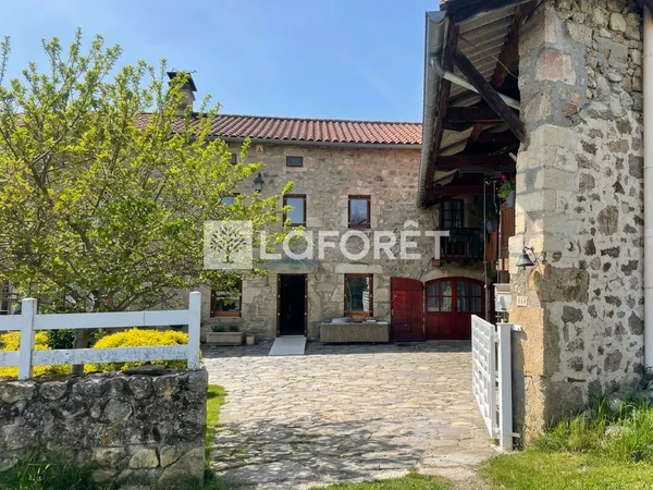Maison 9 pièces 264 m²