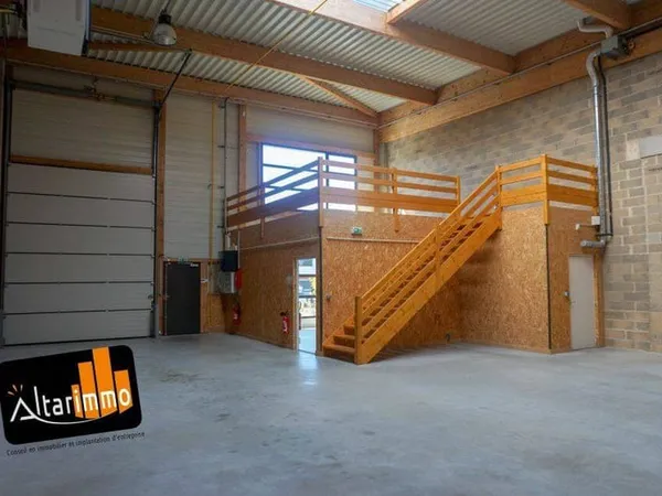 Local d'activité 240 m²