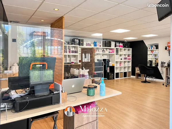 Local commercial 47 m² Lyon