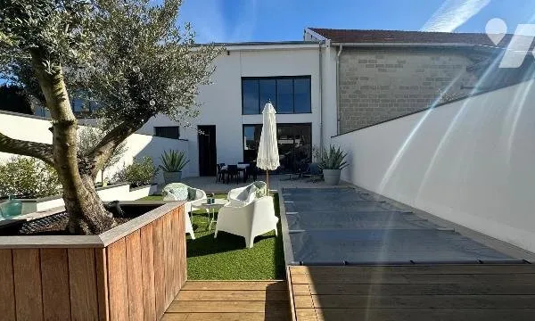Maison 8 pièces 320 m²