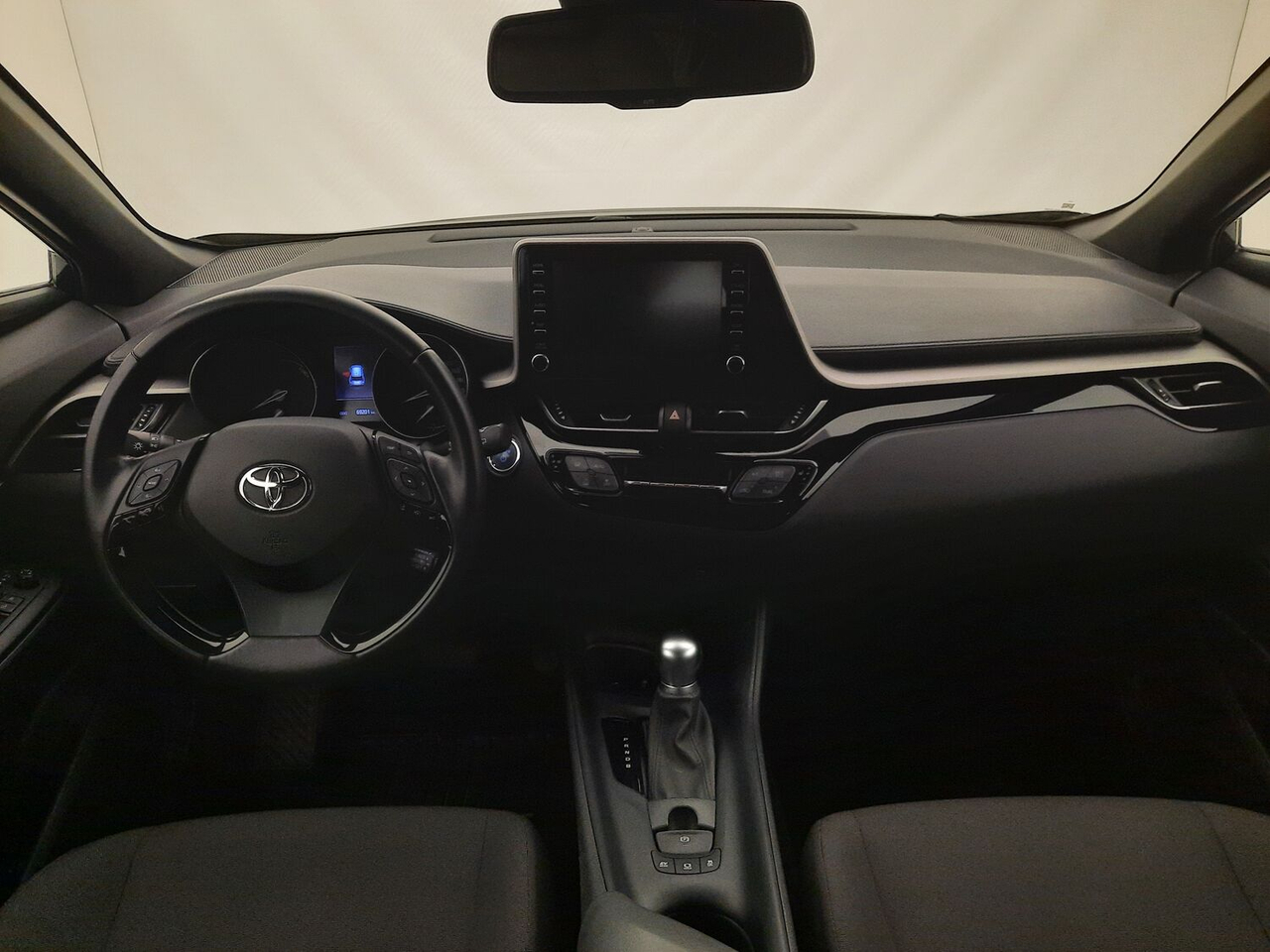Toyota C-HR — photo 13