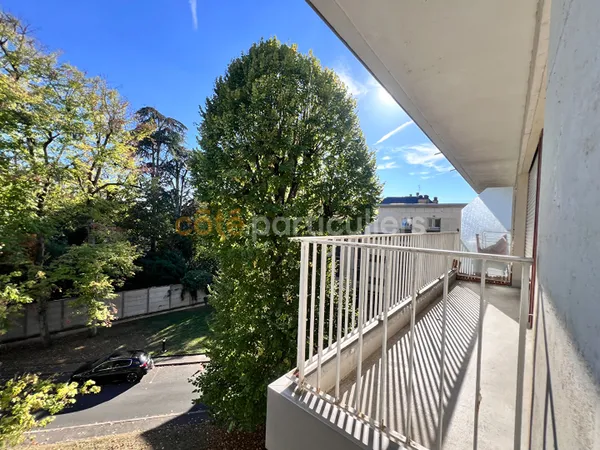 Lumineux appartement avec balcon et ascenseur Orléans Sud