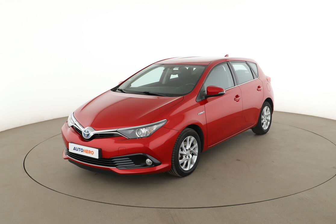 Toyota Auris 1.8 Hybride Dynamic — photo 1