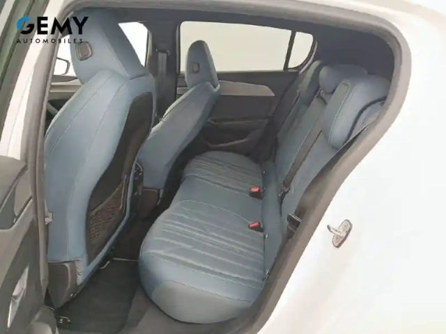 Peugeot 308 phev 225 e-eat8 — photo 26