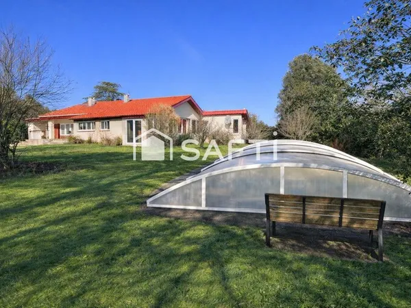 A Miélan villa T6 avec piscine et parc de 3500 m²