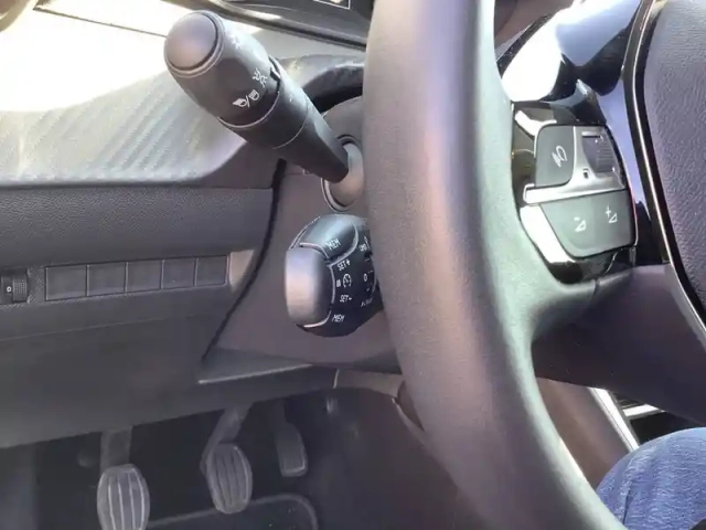 Peugeot 208 puretech 75 s&amp;s bvm5 — photo 20