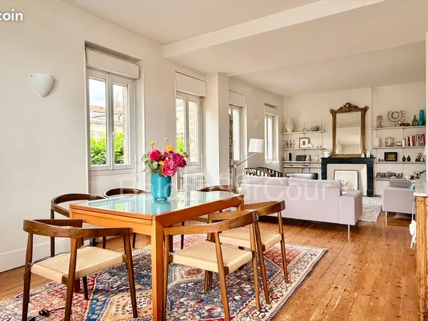 Coeur Minimes - Maison bourgeoise 19ème, 6 chambres, un bureau, un jardin intime piscinable, et gara