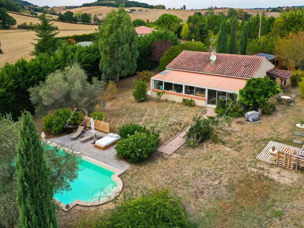 Maison de plain-pied 125m2 - Piscine - 2500m2 Terrain