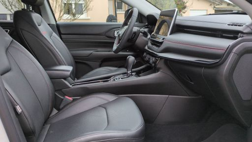 Jeep Compass 240 Plug in Hybrid 180 EAWD - Trailhawk – 2024 – 15569 km – Hybride essence – Boîte Automatique — photo 13