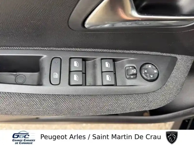 Peugeot 208 puretech 100 s&amp;s bvm6 — photo 12