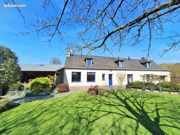 Maison 8 pièces 242 m²