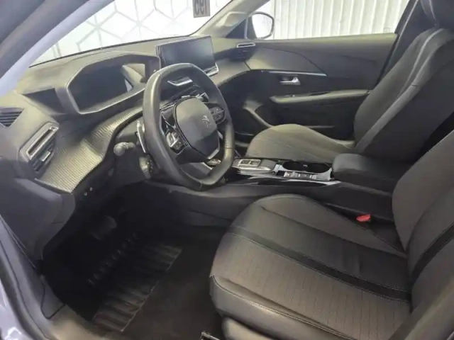 Peugeot 208 puretech 100 s&amp;s eat8 — photo 8