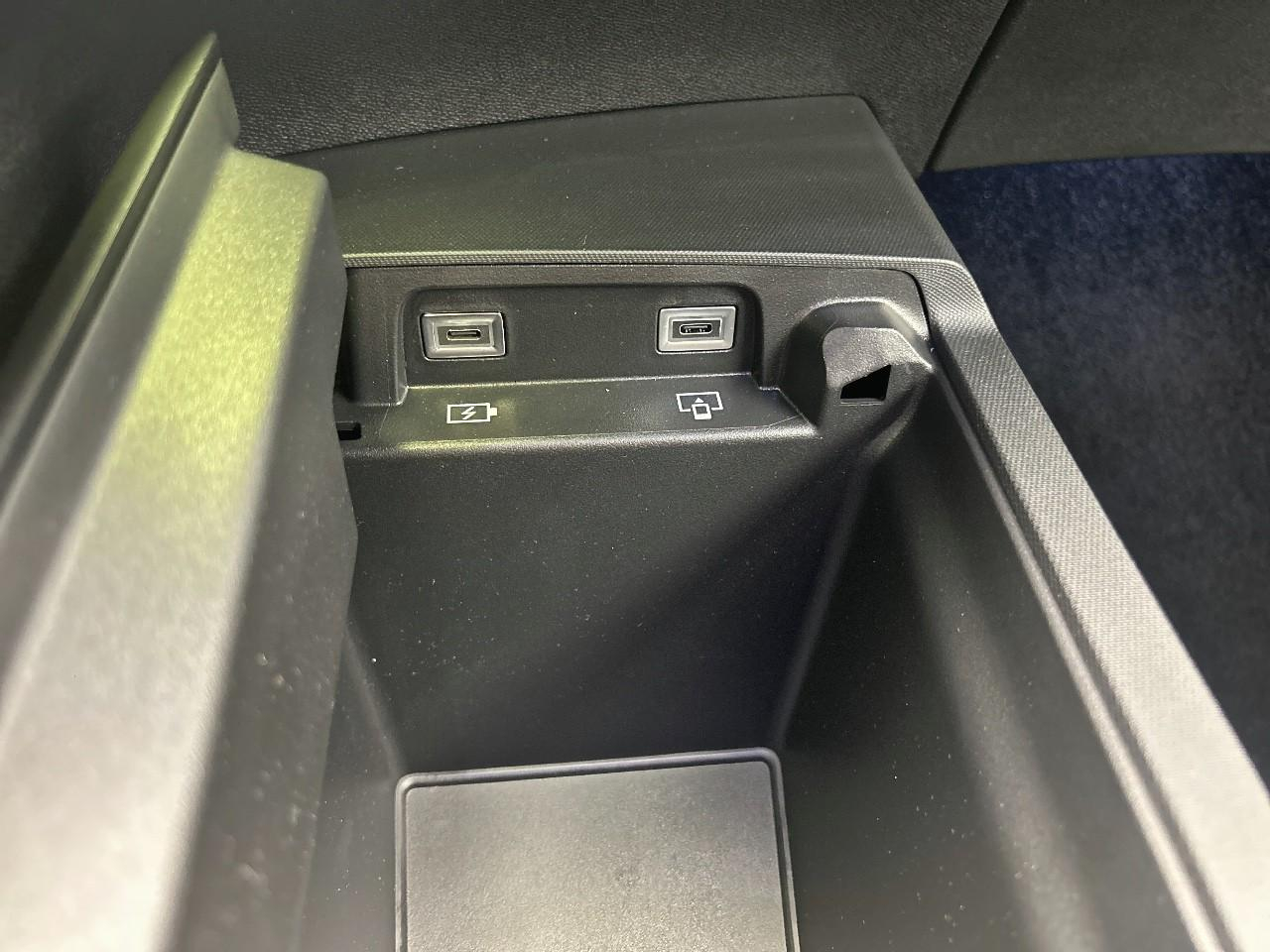Peugeot 3008 hybrid 145 e-dcs6 gt — photo 26