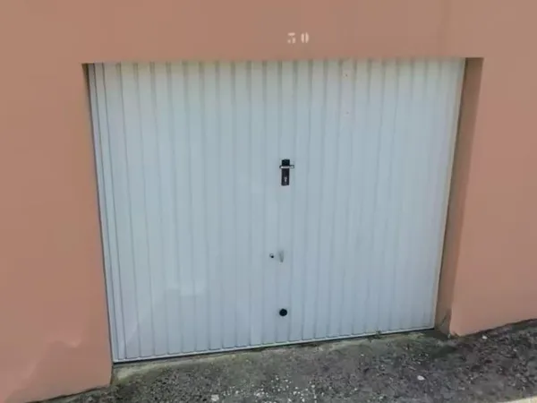 Garage fermé 15 m² à louer, Collines de Pietralba, Ajaccio, 160 /mois CC