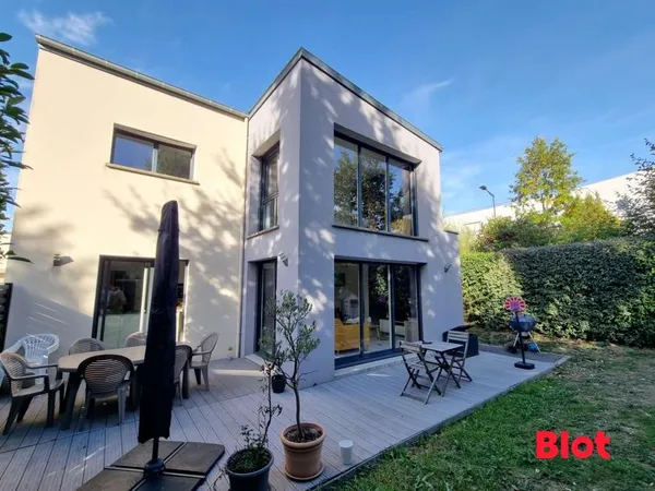 Maison 8 pièces 187 m²