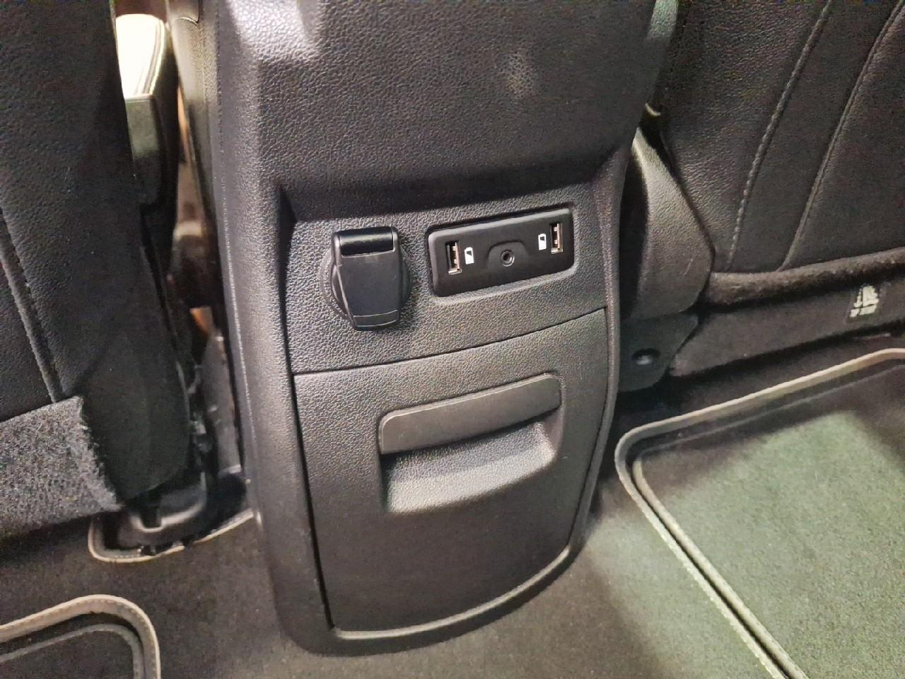 Renault Scenic grand scenic tce 140 fap edc - 21 sl black edition — photo 15