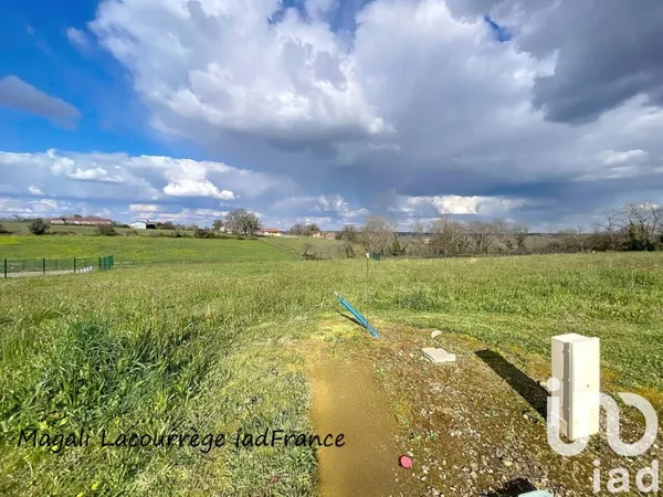 Terrain 946 m²
