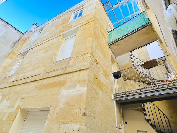 A LOUER APPARTEMENT 2 PIECES MEUBLES - BORDEAUX QUARTIER VICTOIRE-CAPUCINS