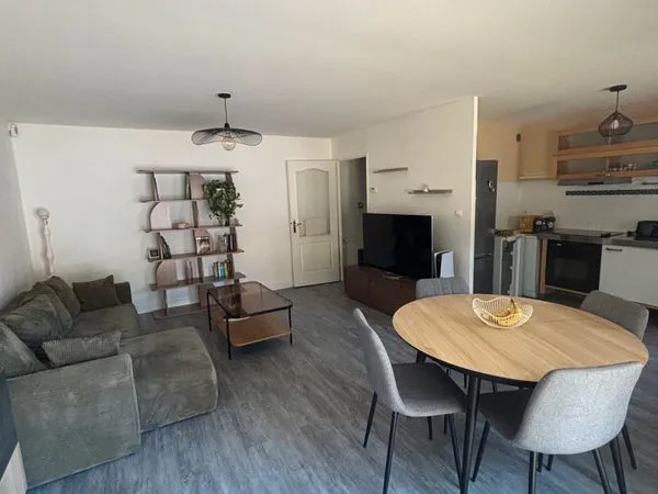 Appartement 3 pièces à vendre + 2 places de stationnement