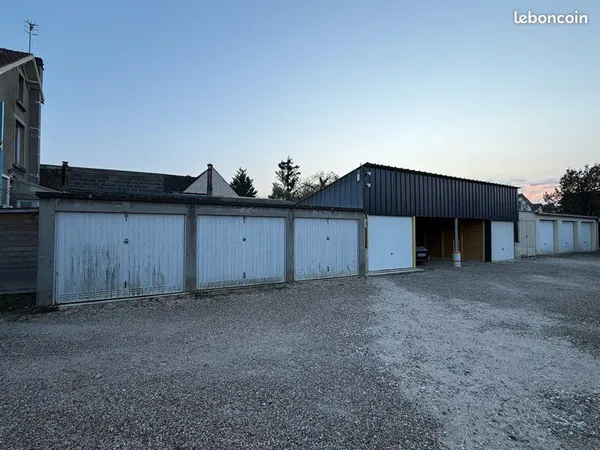 Location garage box fermé