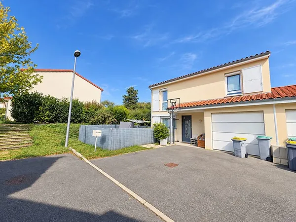Maison 105m2, 4chs, jardin , terrasse, garage