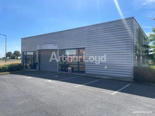 Local bureaux 960 m²
