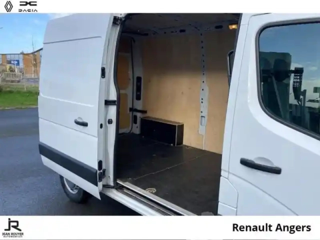 Renault Master fg f3500 l2h2 2.3 blue dci 110ch confort - 19090? ht — photo 4