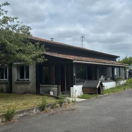 Ensemble immobilier zi la teste