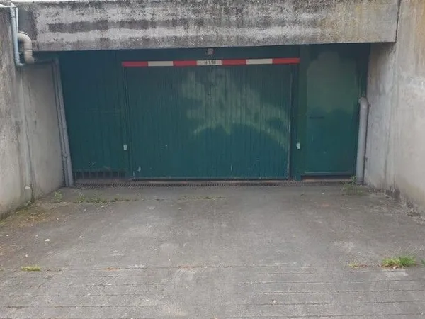 Location box fermé sécurisé 13m²